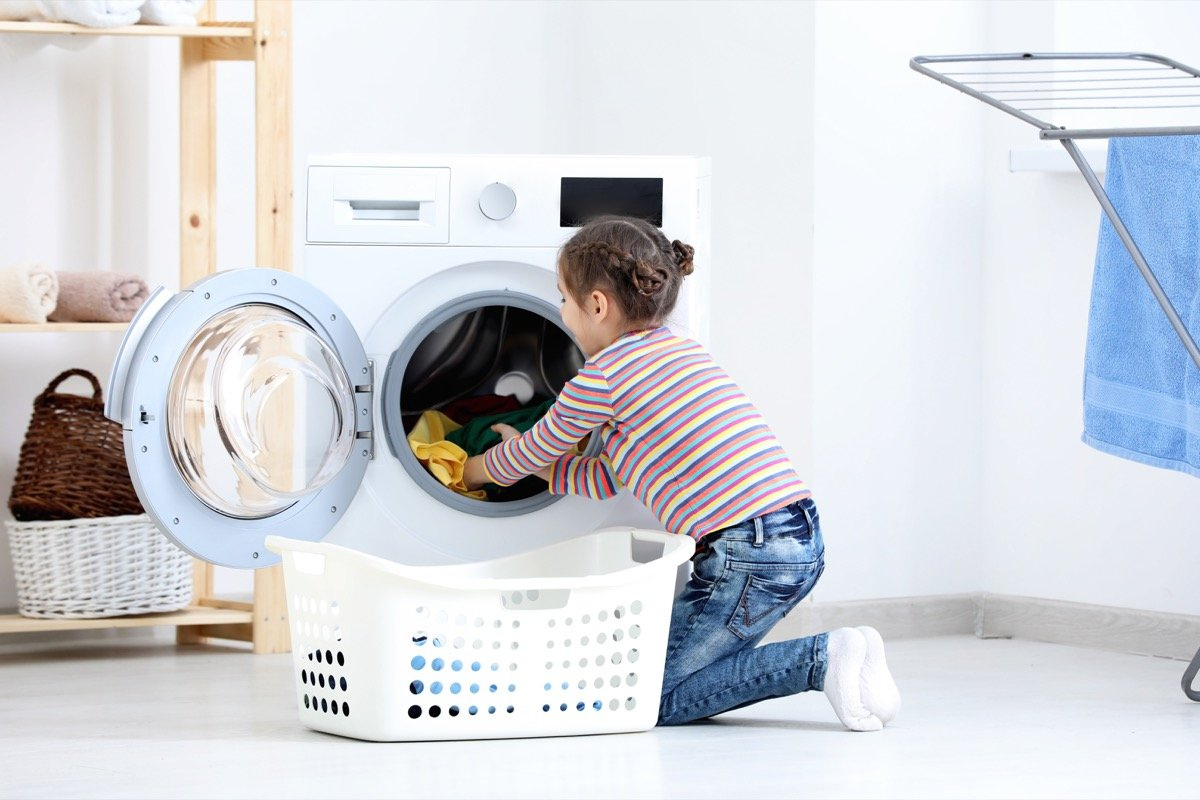 4 Reasons Your Kids Should Be Helping with the Laundry