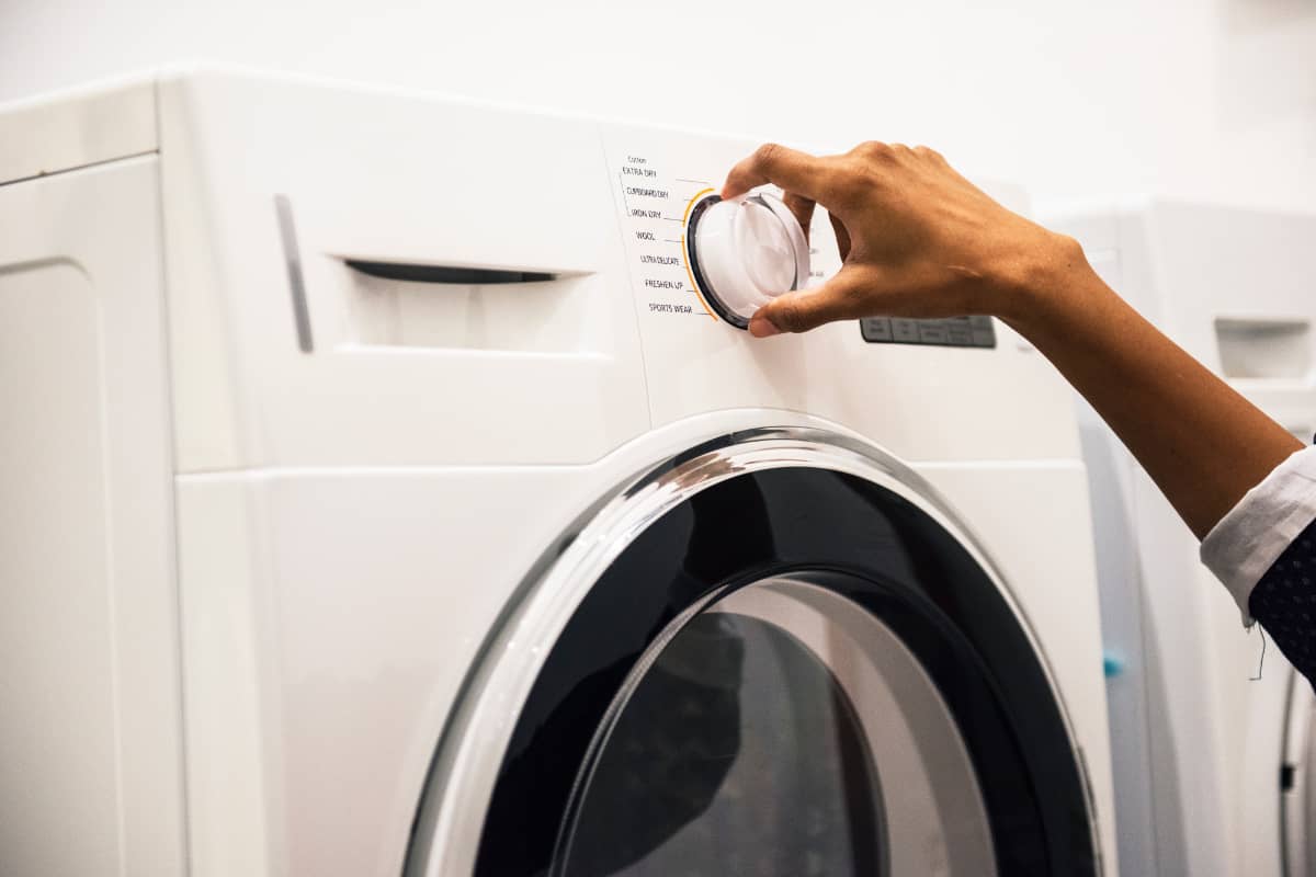 How Water Temperature Affects Laundry
